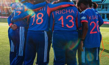 इंग्लैंड ने भारत को 6 विकेट से हराकर तीन मैचों की श्रृंखला 2-1 से अपने नाम की